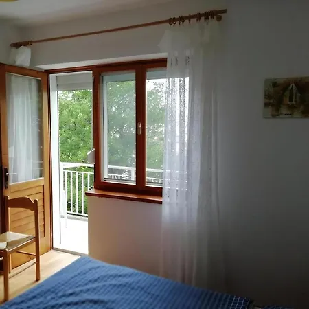 Large In With Free Barbecue Apartment Silo (Krk)