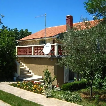 Apartment Large In With Free Barbecue Silo (Krk)