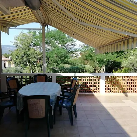 Large In With Free Barbecue Apartment Silo (Krk)