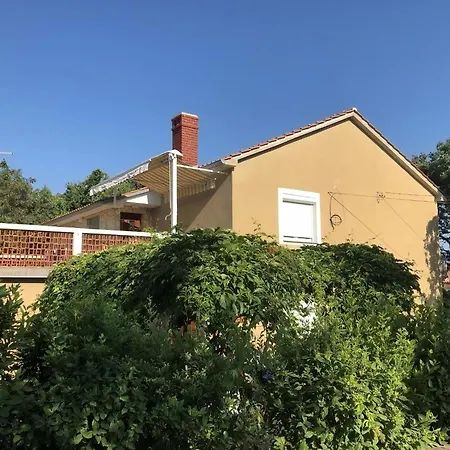 Apartment Large In With Free Barbecue Silo (Krk)
